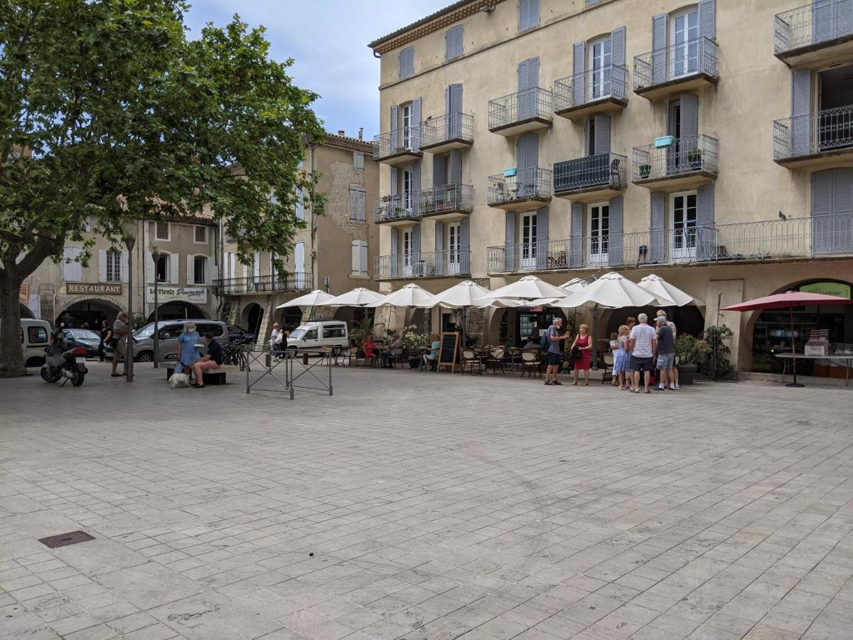 Maisonnette Dans Domaine Avec Piscine A Nyons, Pays Des Olives Luaran gambar