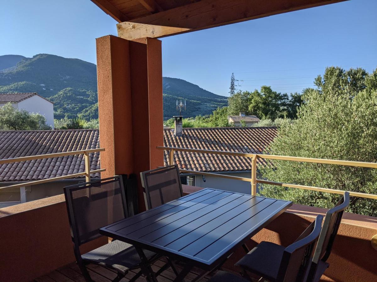 Maisonnette Dans Domaine Avec Piscine A Nyons, Pays Des Olives Luaran gambar